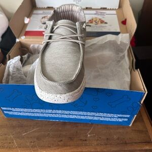 Bob’s by Skechers women’s size 9 loafers NWT